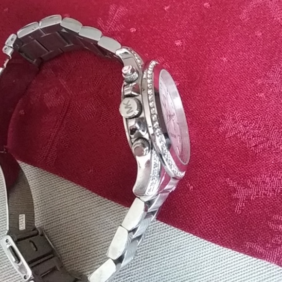 Watch - Picture 3 of 3